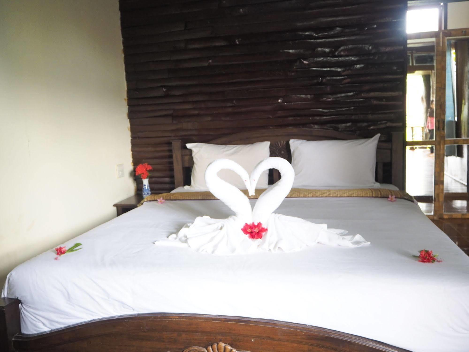 Euro Lanta White Rock Resort Koh Lanta Exterior photo